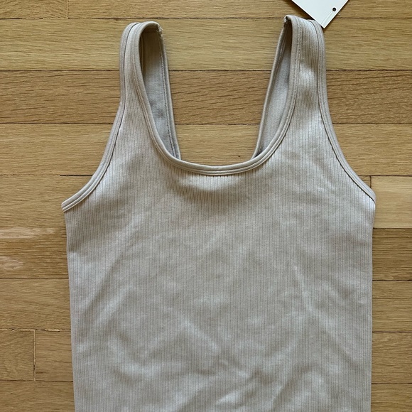 New Day Tank tops set of 3 - Picture 5 of 6